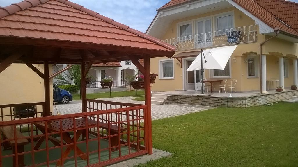 Erika Vendeghaz Hotel Bük Exterior foto